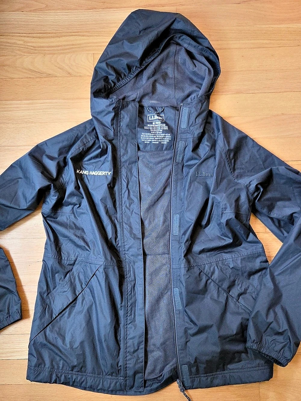 NWOT L.L. Bean Women’s Trail Model Rain Jacket Black Size Medium Waterproof